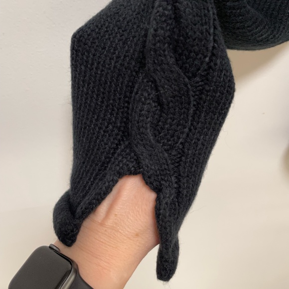 Split Sleeve Cable Sweater – Black Size M - Picture 5 of 8